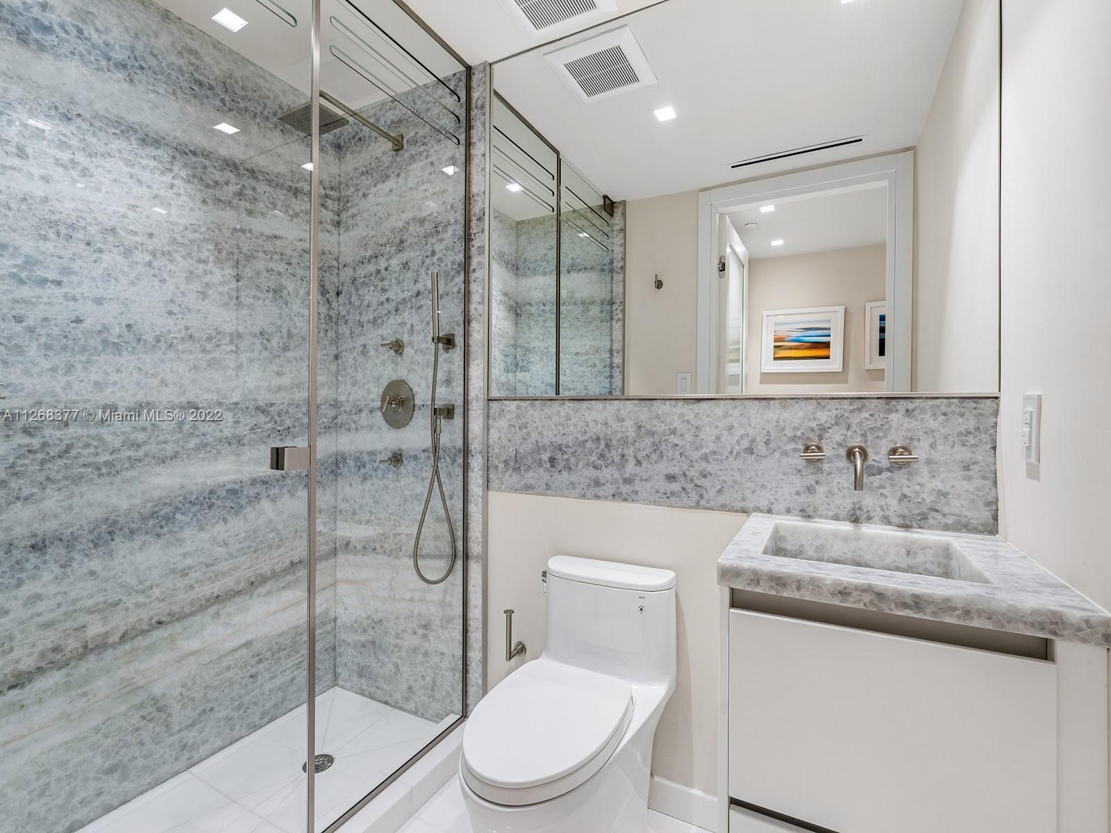 CONTINUUM ON SOUTH BEACH - Residential