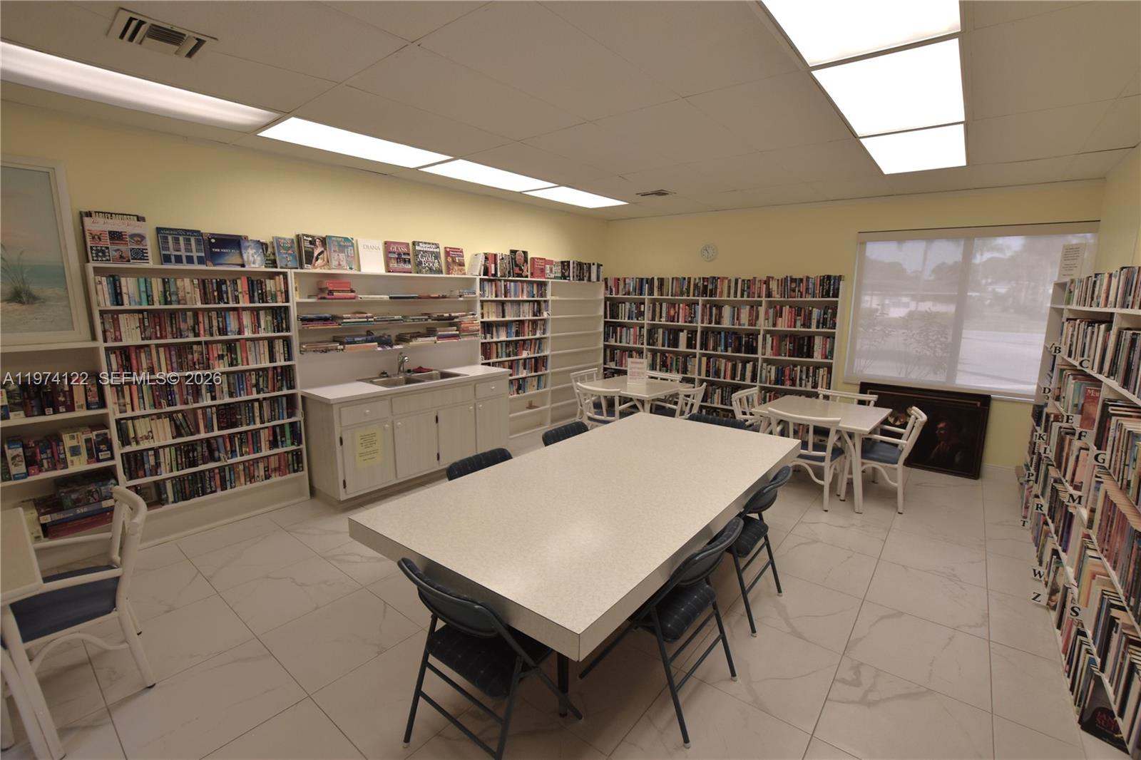 CRESTHAVEN VILLAS CONDO 2 - Residential