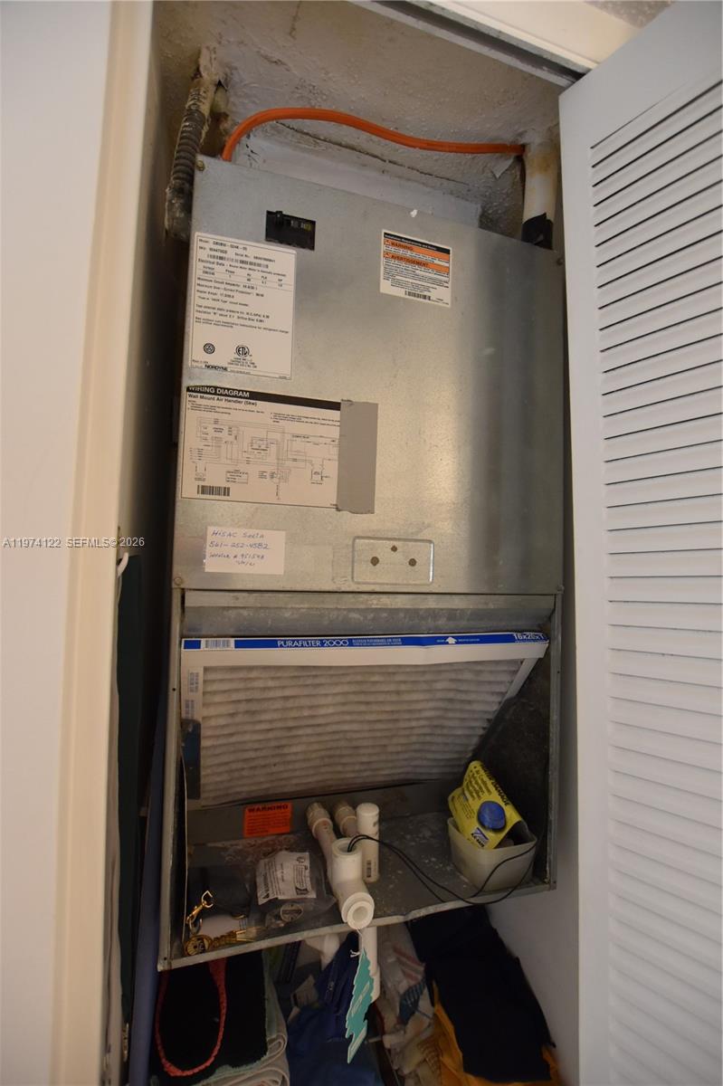 CRESTHAVEN VILLAS CONDO 2 - Residential