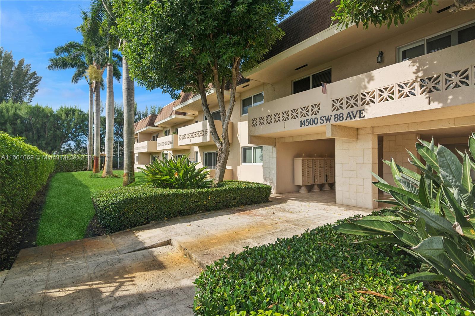 14500 Sw 88th Ave 263, Palmetto Bay, Miami-Dade County, Florida - 2 Bedrooms  
2 Bathrooms - 