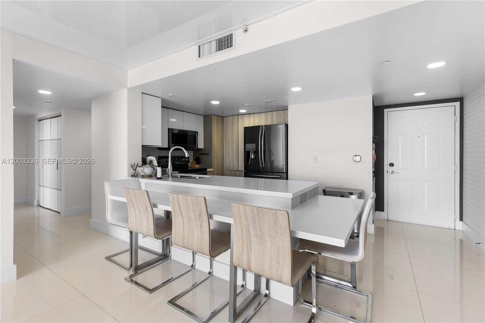 THE ASTON CONDO - Residential