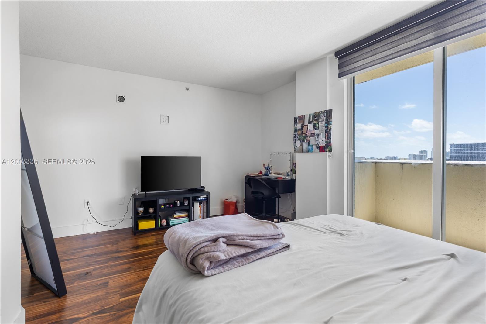 THE ASTON CONDO - Residential