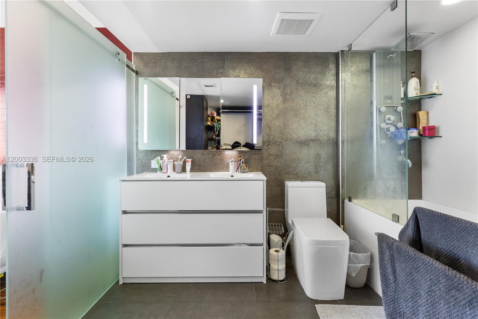 THE ASTON CONDO - Residential