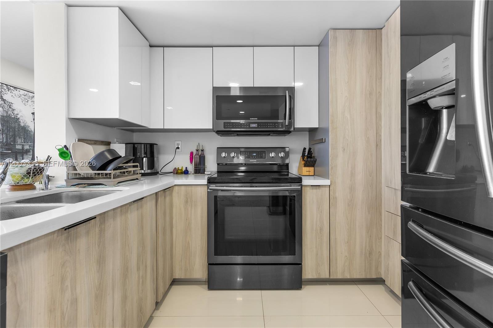 THE ASTON CONDO - Residential