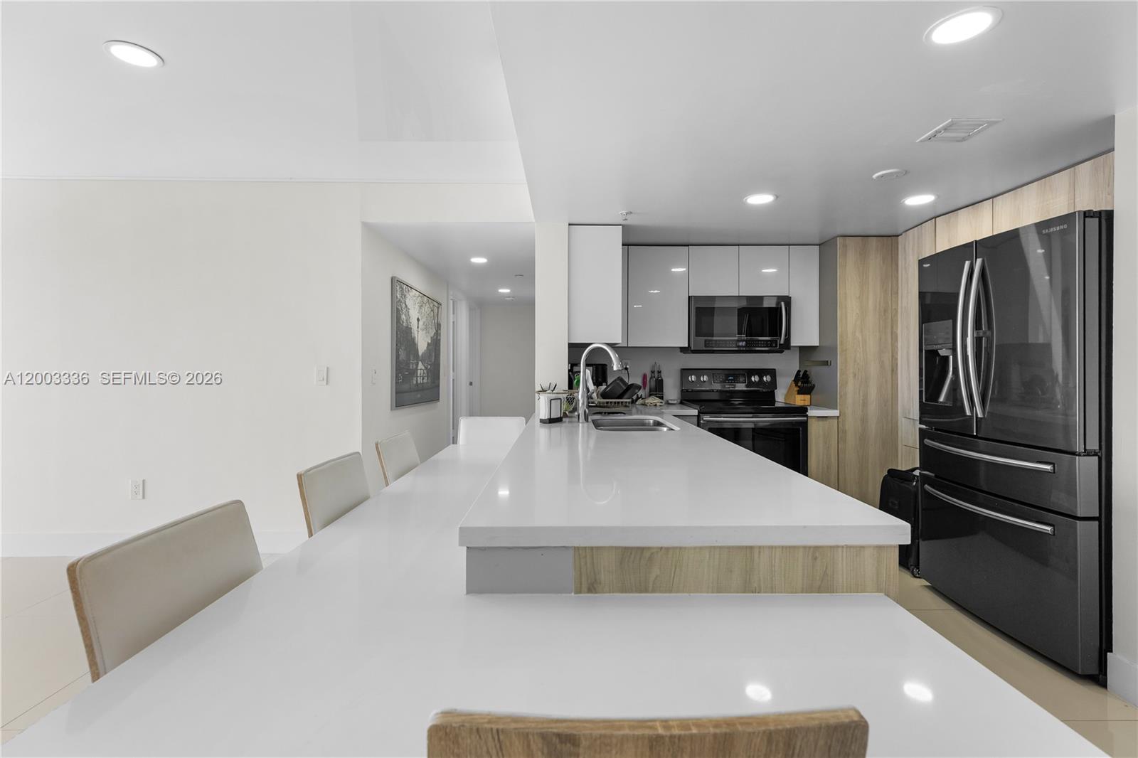 THE ASTON CONDO - Residential