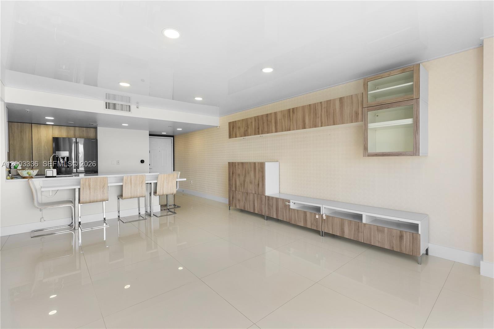 THE ASTON CONDO - Residential