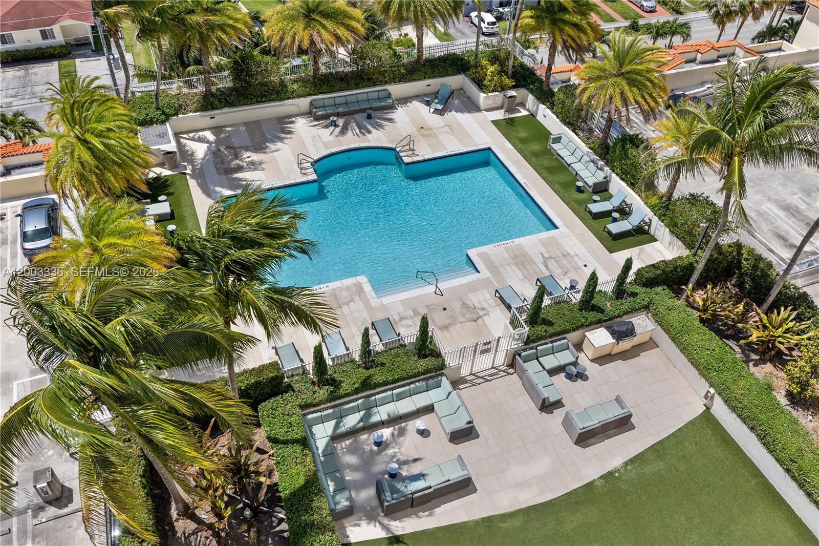 THE ASTON CONDO - Residential