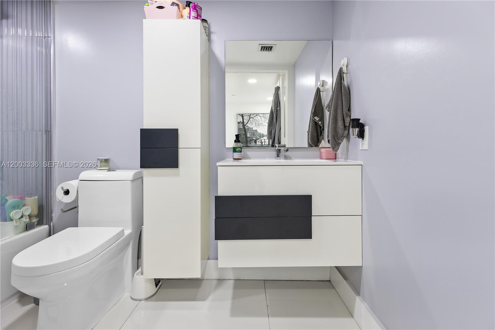 THE ASTON CONDO - Residential