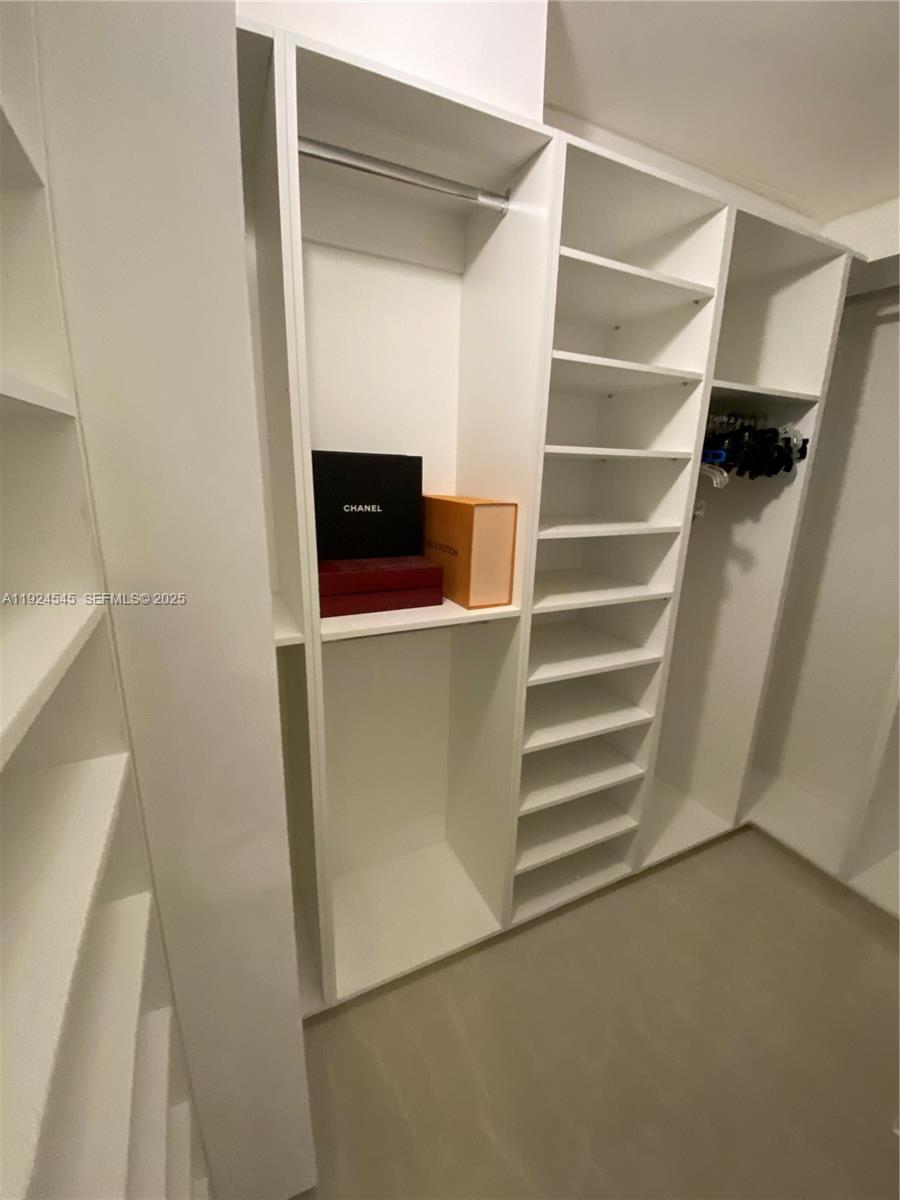 ALLINGTON TOWERS NORTH CO - Residential Lease