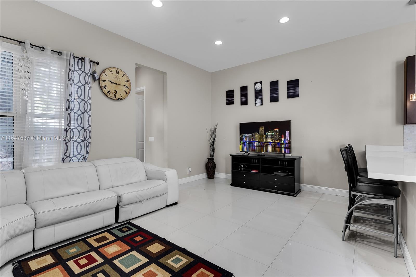 LAUDERDALE - Residential