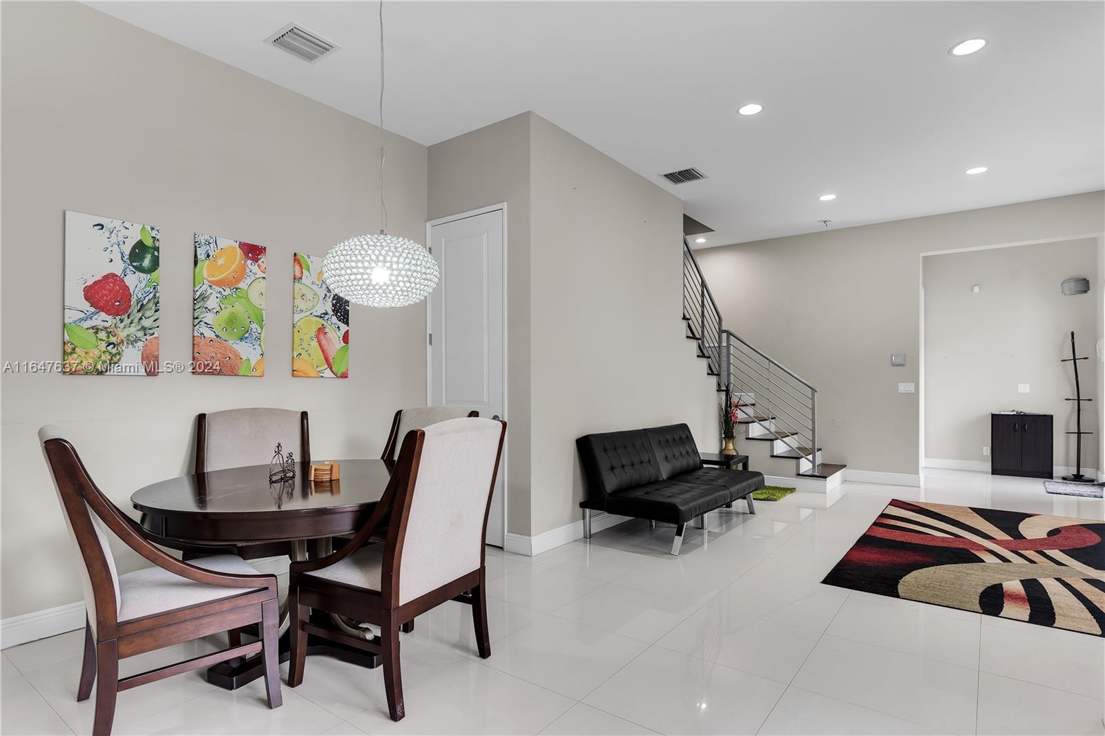 LAUDERDALE - Residential