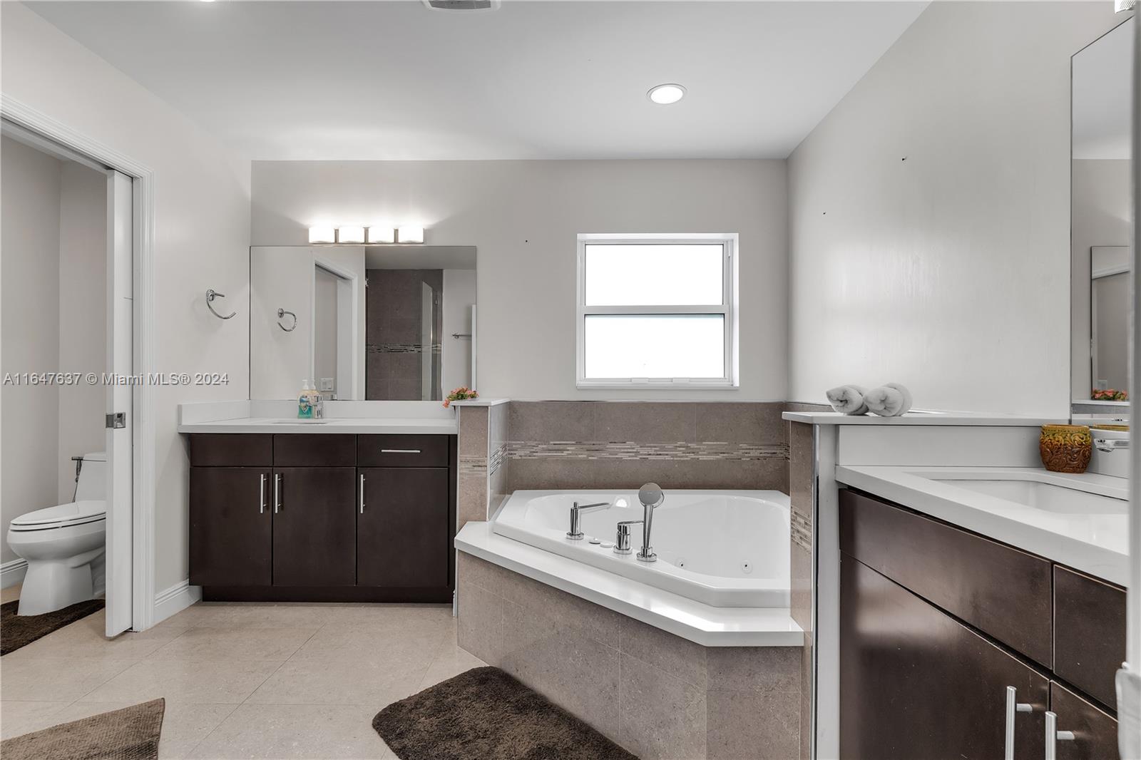 LAUDERDALE - Residential