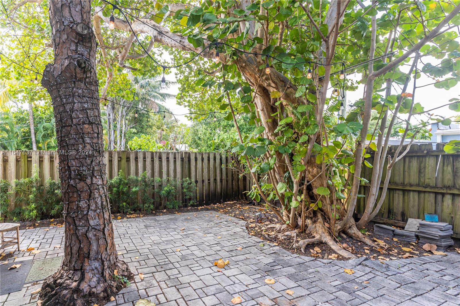 LAUDERDALE - Residential