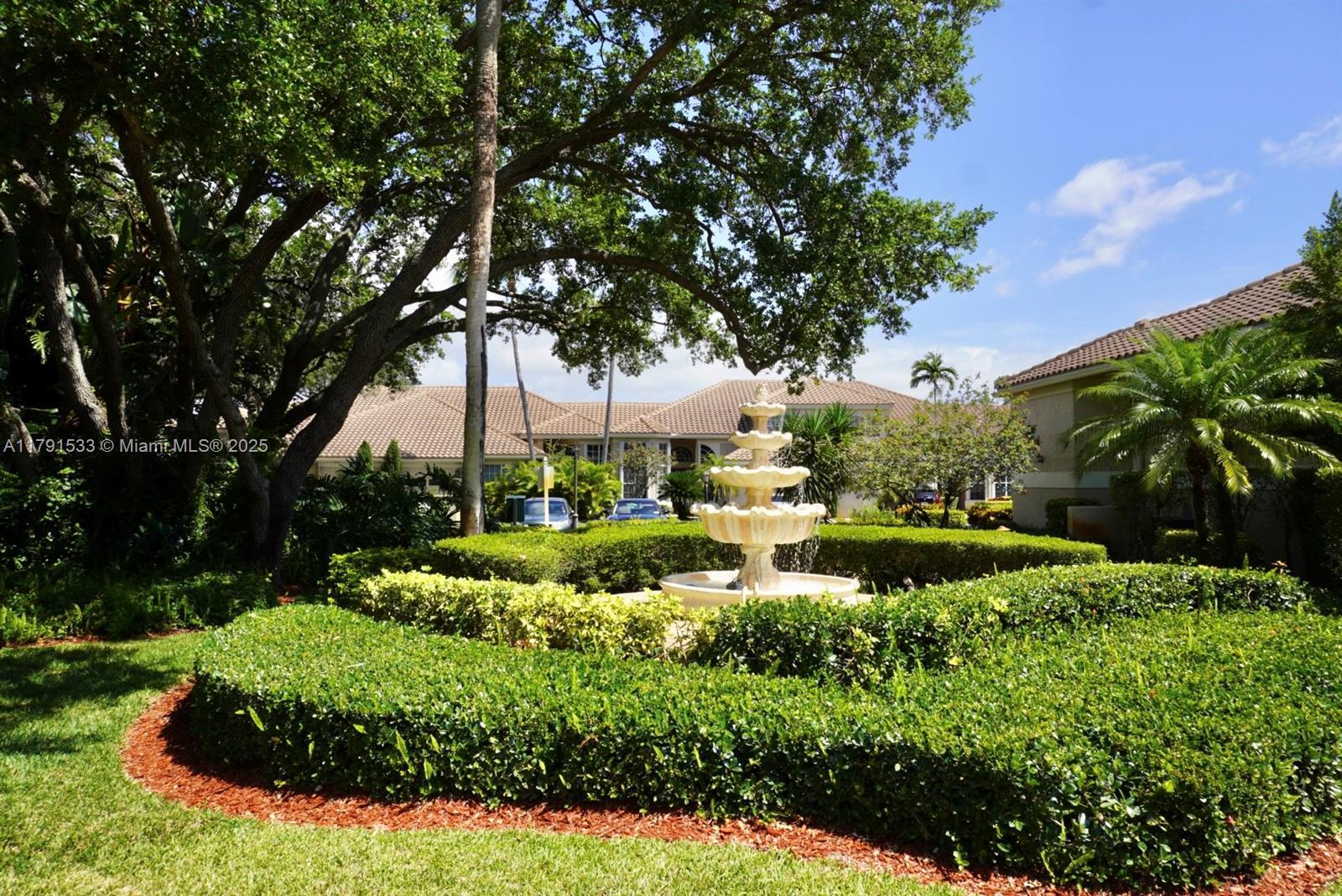 FAIRWAYS AT SOMERSET COND - Residential