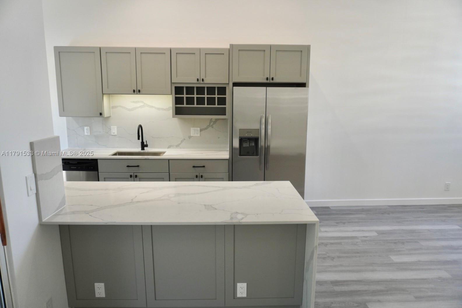 FAIRWAYS AT SOMERSET COND - Residential