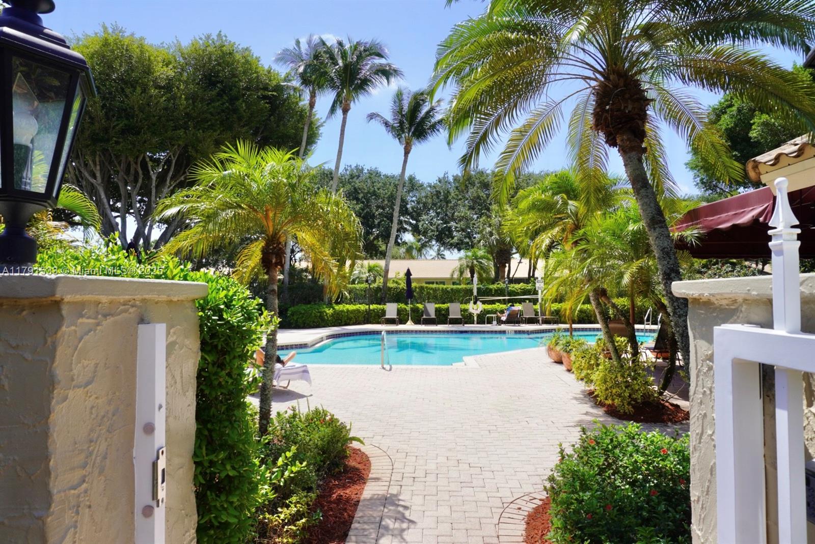 FAIRWAYS AT SOMERSET COND - Residential