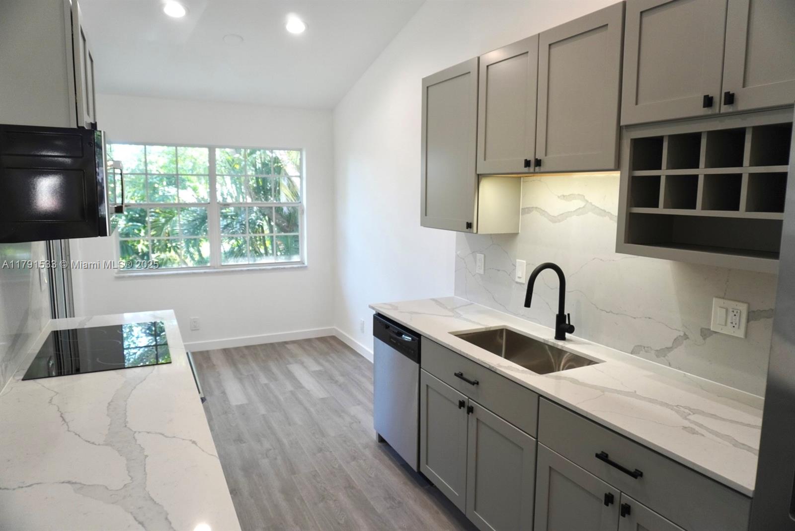 FAIRWAYS AT SOMERSET COND - Residential