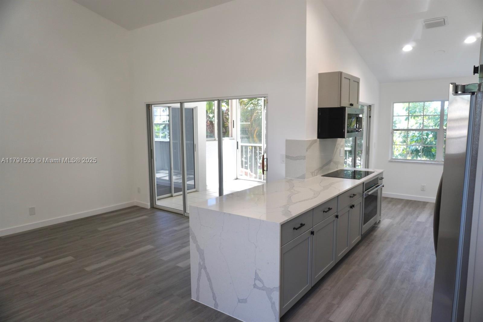 FAIRWAYS AT SOMERSET COND - Residential