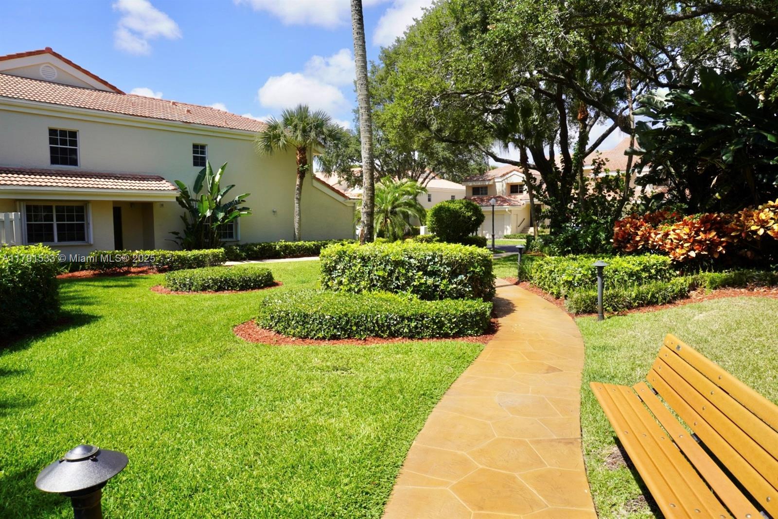 FAIRWAYS AT SOMERSET COND - Residential