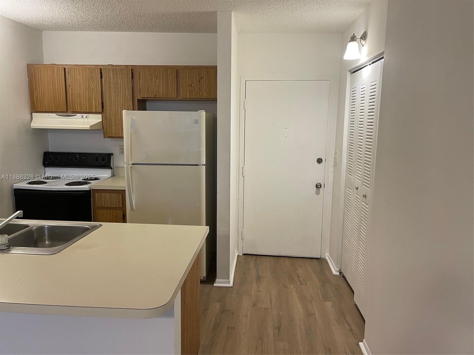 CORAL SPRINGS TOWER CLUB - Residential Lease