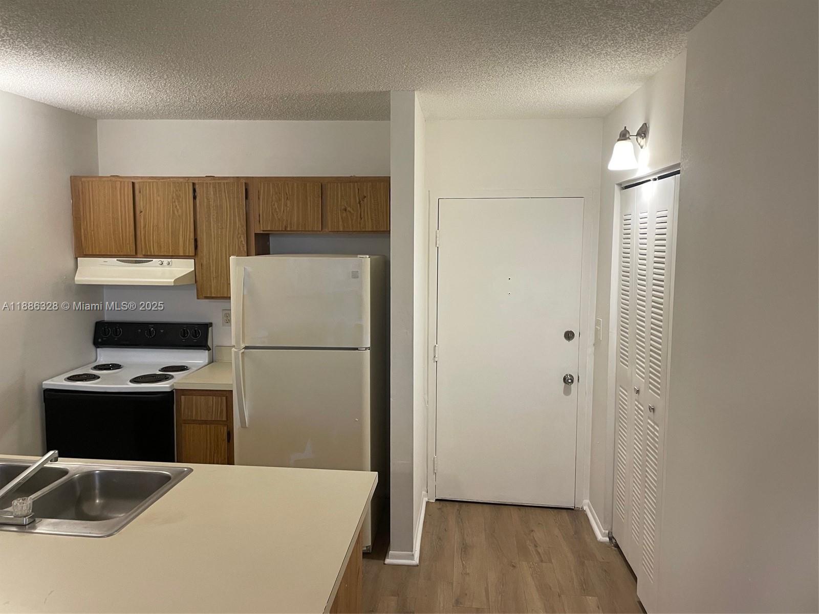 CORAL SPRINGS TOWER CLUB - Residential Lease