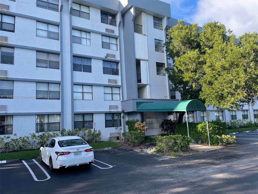 Large one Bedroom apartment on the 5th floor of a secured building in the heart of Coral Springs. 
Vinyl plank flooring throughout, a big walk-in closet and a large Bedroom freshly painted. Centrally located close to places of worship, public transportation and the Coral Square Mall. Building has a BBQ area and a community pool. There is a laundry room in each floor. Ready for you to move in.