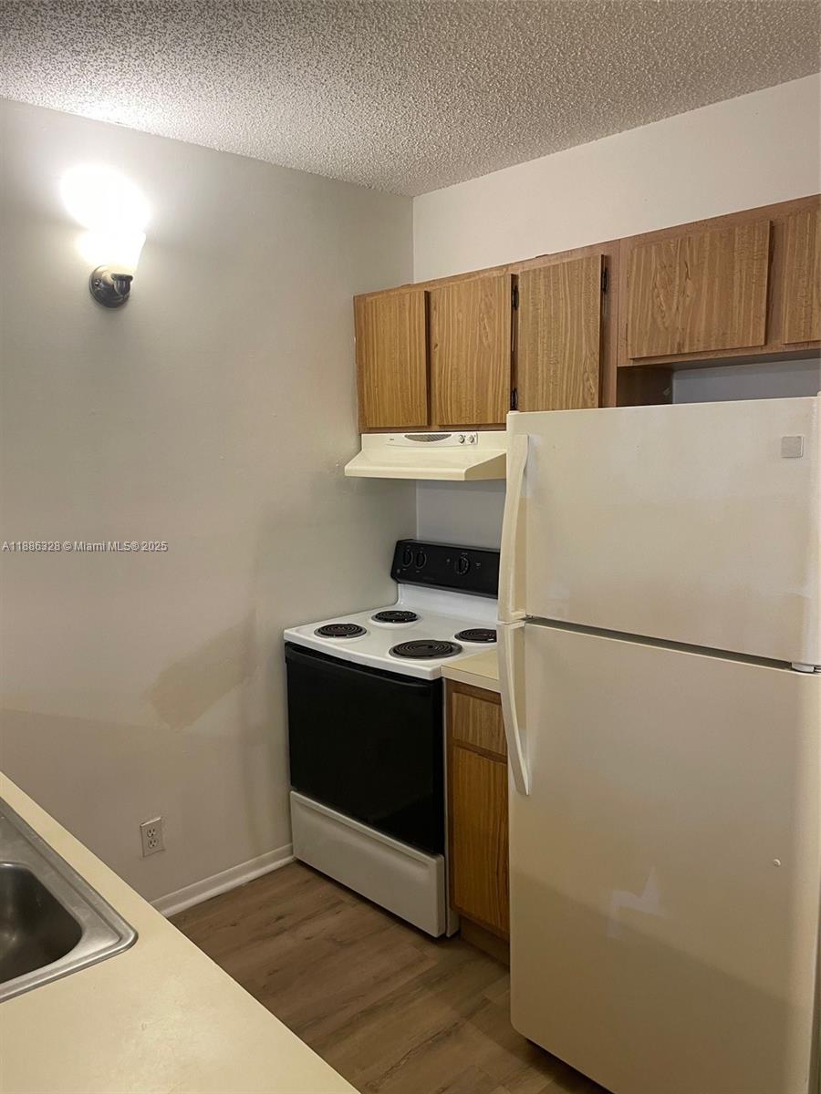 CORAL SPRINGS TOWER CLUB - Residential Lease