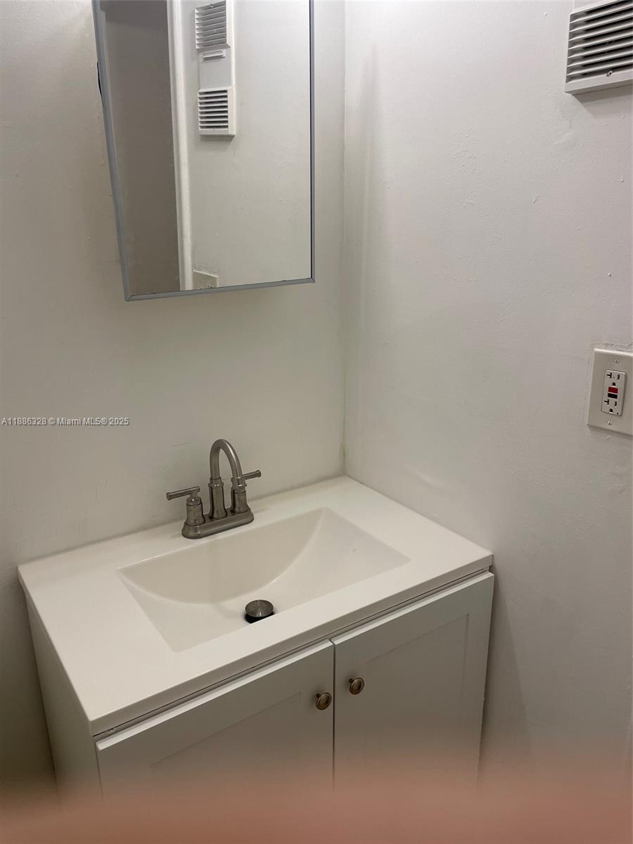 CORAL SPRINGS TOWER CLUB - Residential Lease