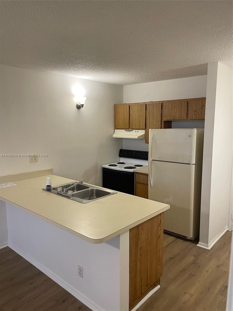 CORAL SPRINGS TOWER CLUB - Residential Lease