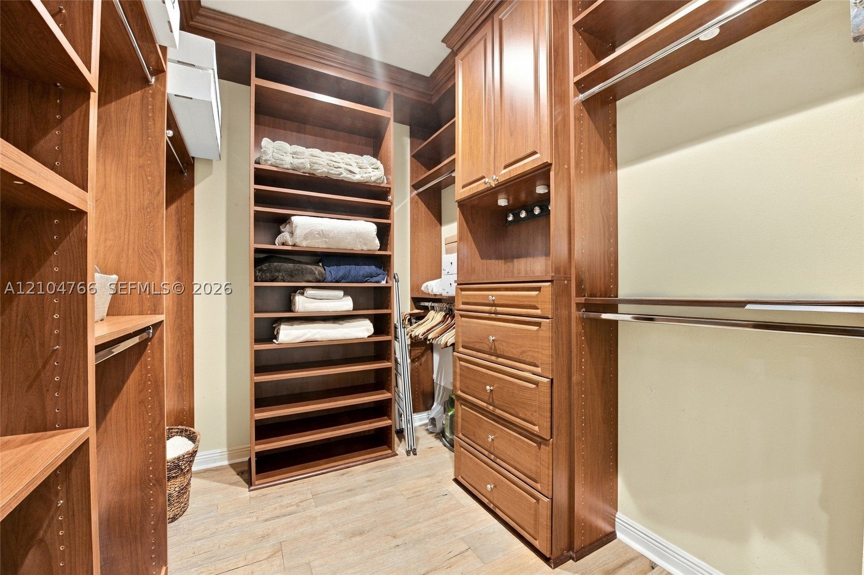 5123 Isabella Dr