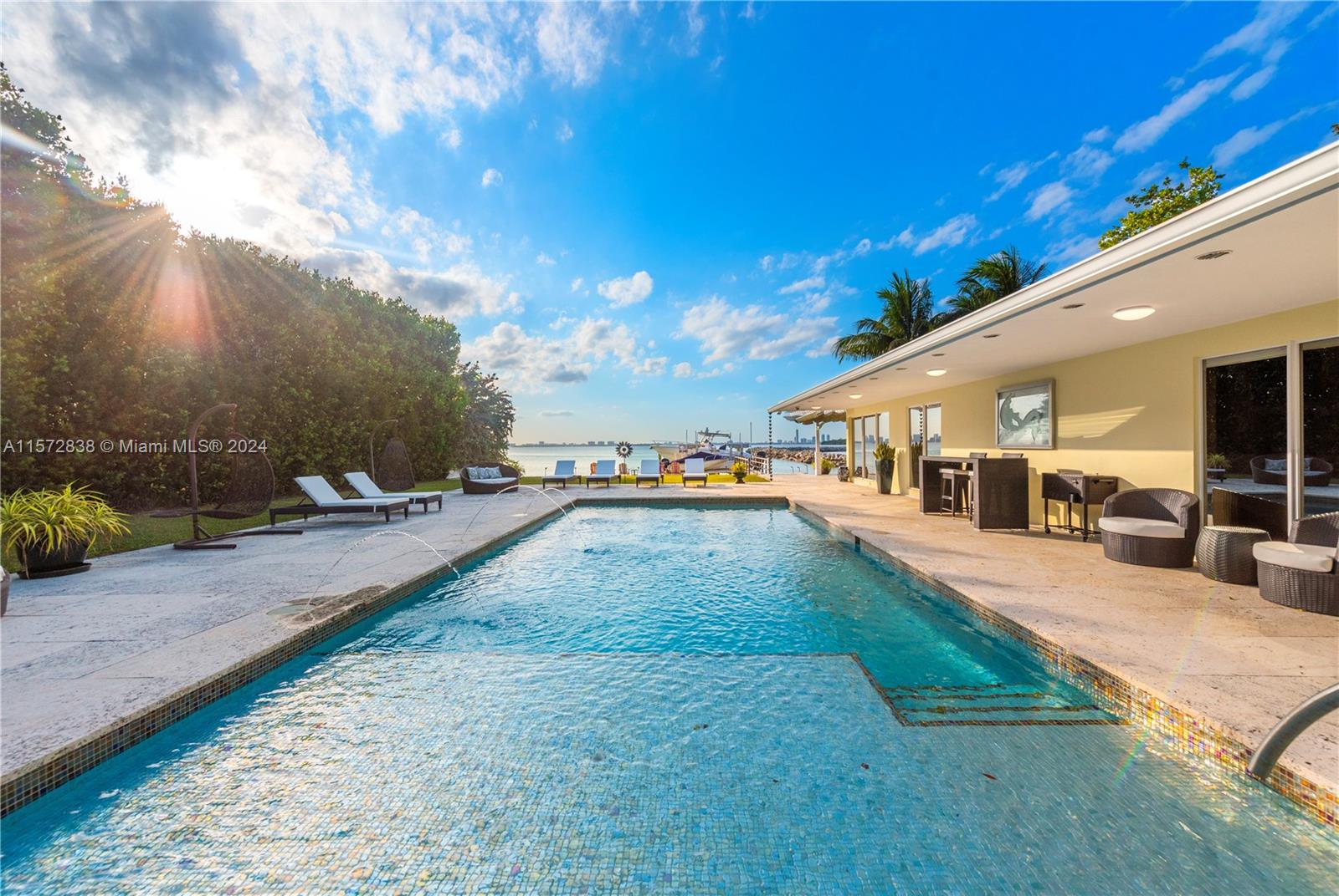 TROPICAL ISLE HOMES SUB 4 - Residential