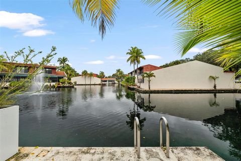 15316 E Loch Isle Dr E 15316 Miami Lakes FL 33014