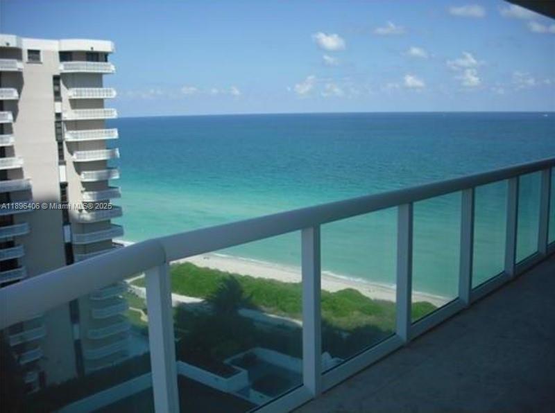 AKOYA CONDO - Residential