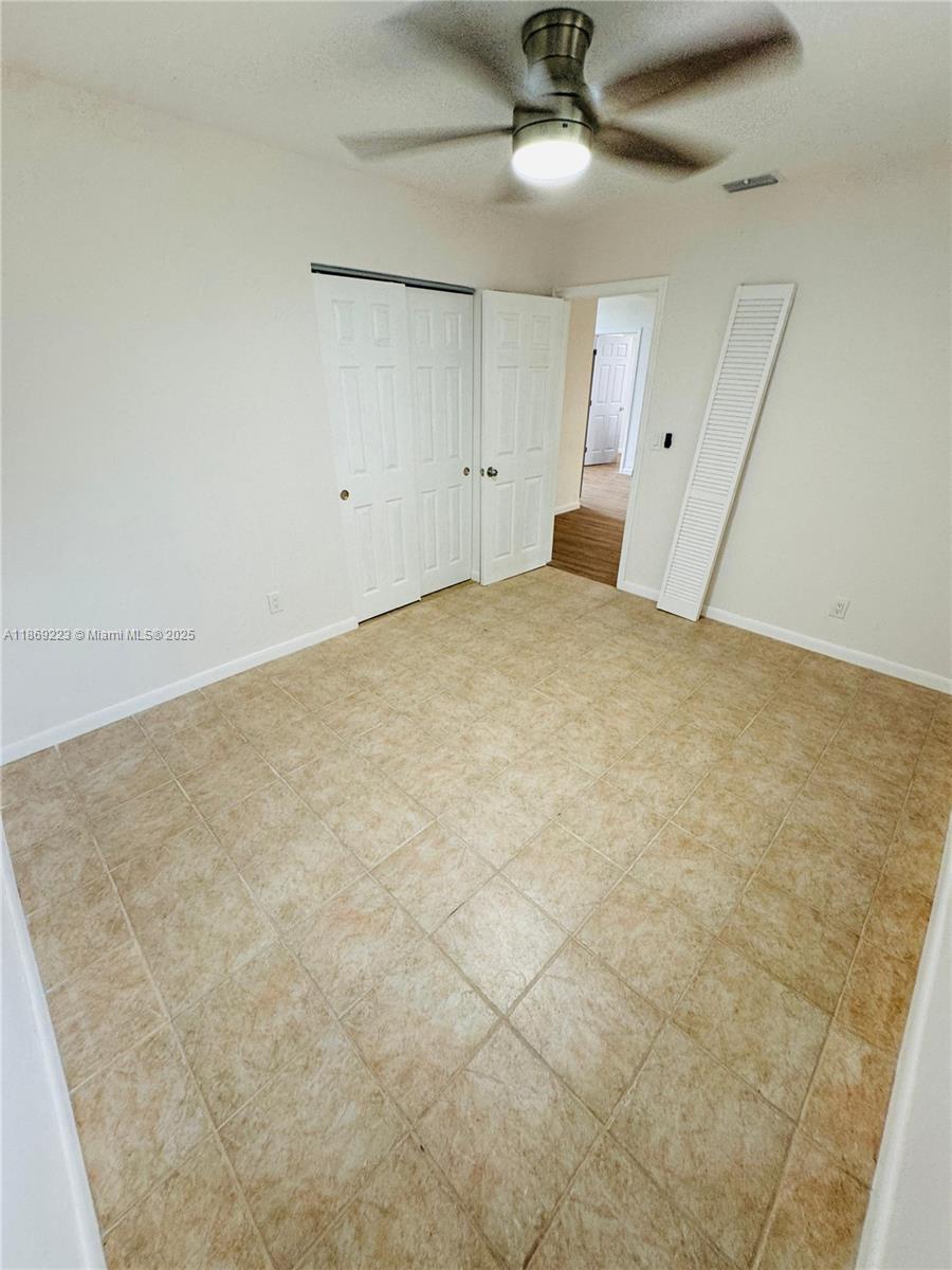 Your new home awaits! ?? For rent: Stunning 3-bedroom, 2-bath home, fully renovated. Spacious lot, no HOA, just 5 minutes from Hard Rock Casino. Water included up to $150/month. Only one month rent and one month deposit. Fast approval—move-in ready!