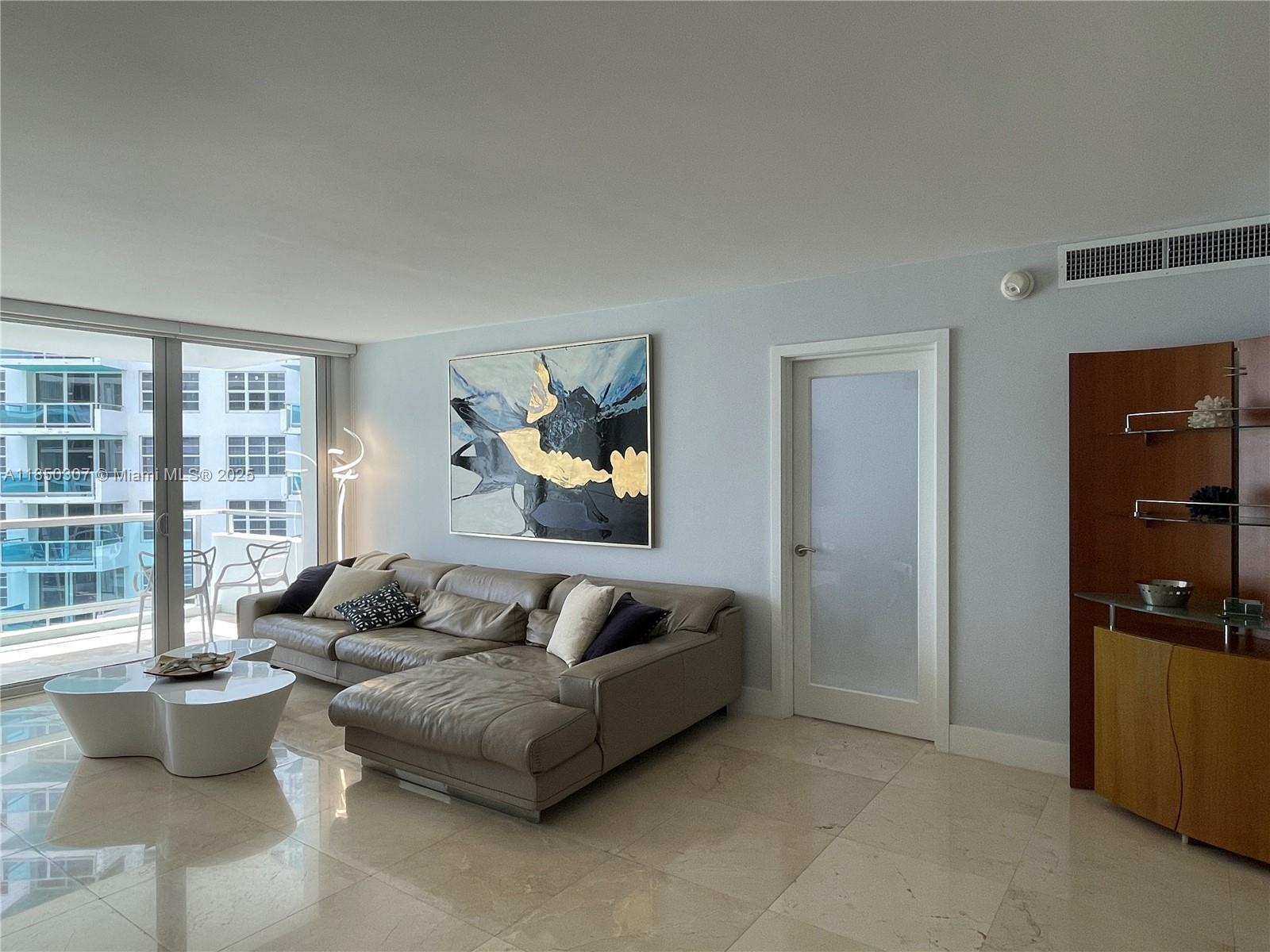 5151 Collins Ave. 825