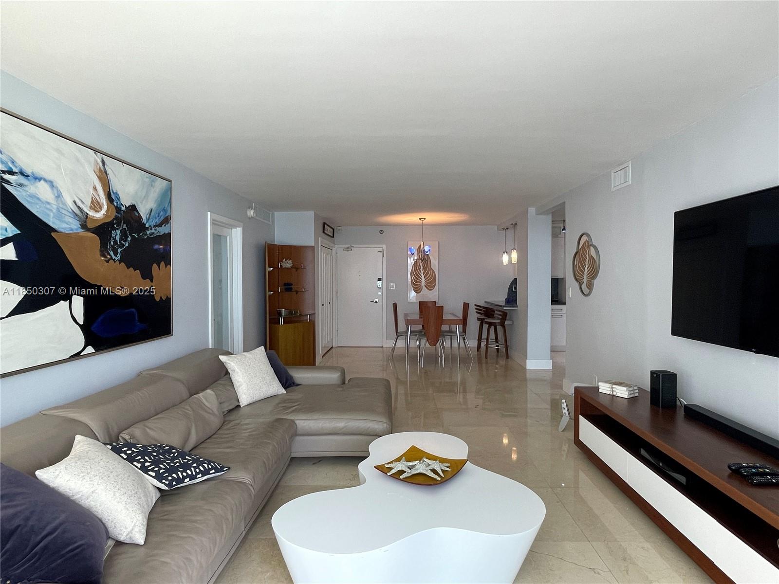 5151 Collins Ave. 825