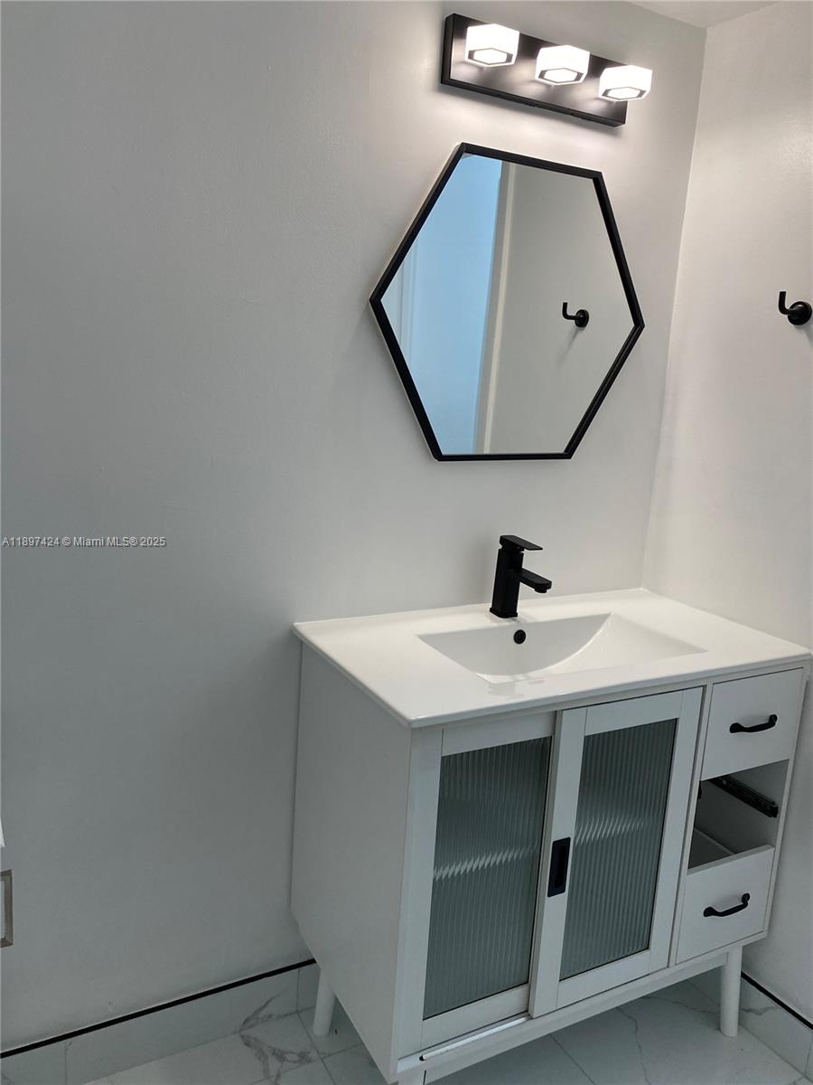 CASTILLIAN CLUB CONDO - Residential Lease