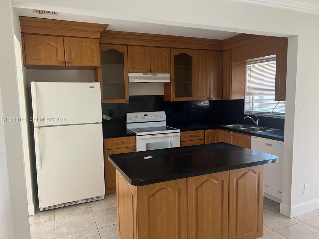 NORTH LAUDERDALE VILLAGE - Residential