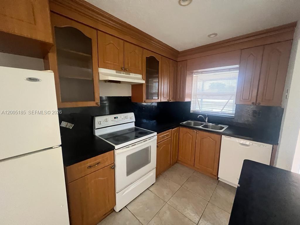 NORTH LAUDERDALE VILLAGE - Residential