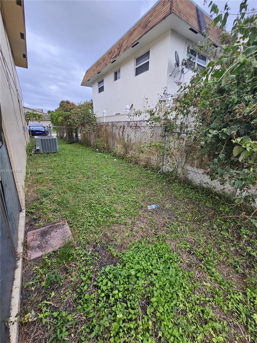 NORTH LAUDERDALE VILLAGE - Residential