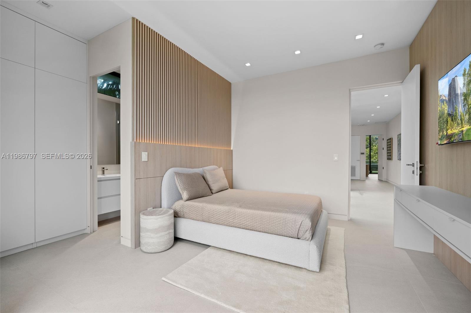 SURPRISE LAKE - Residential