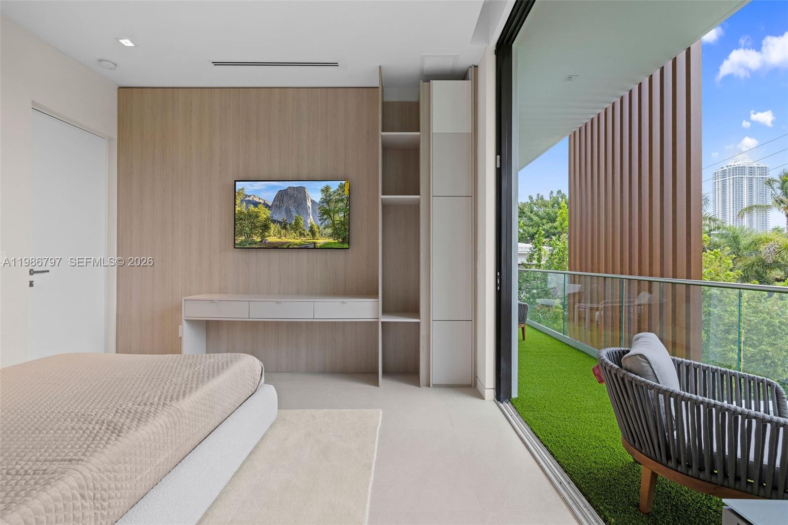 SURPRISE LAKE - Residential