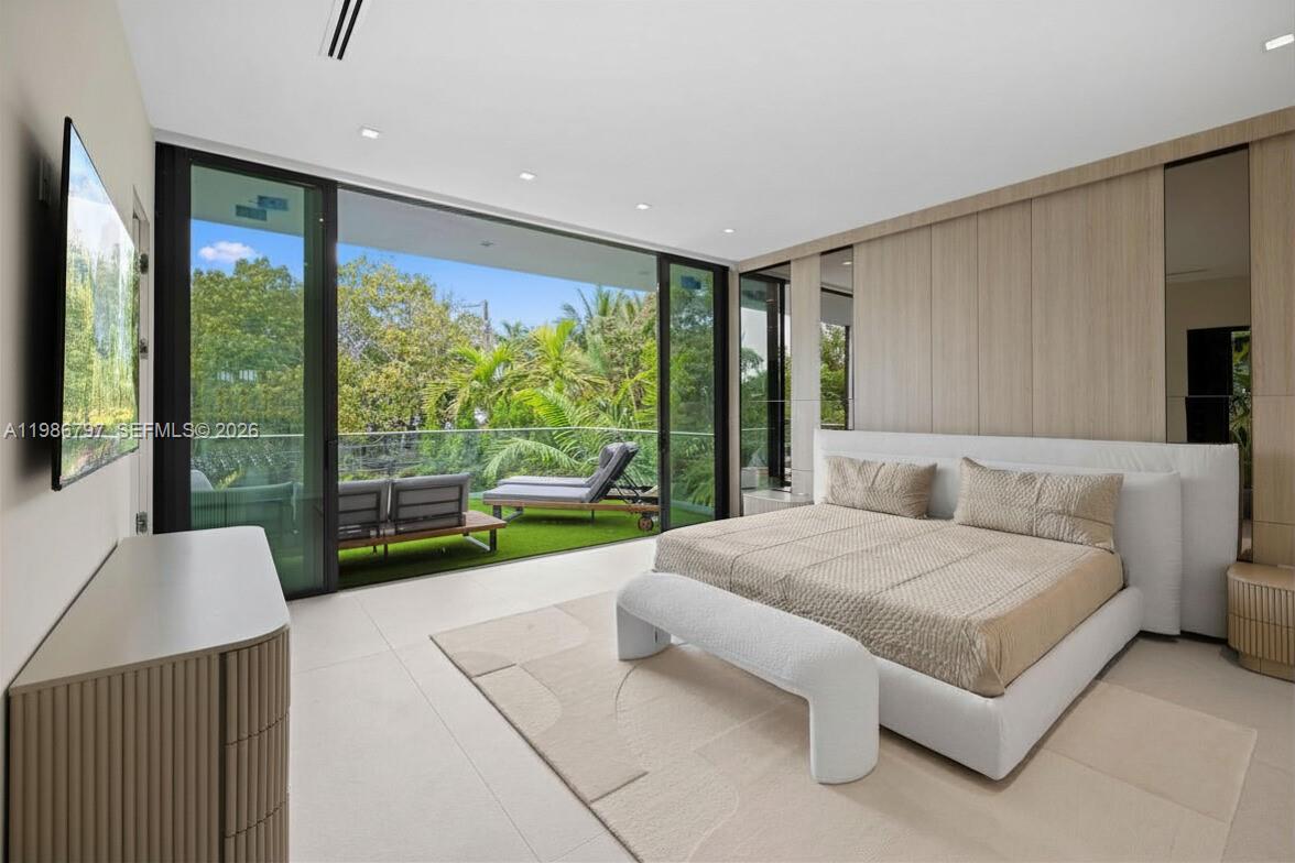 SURPRISE LAKE - Residential