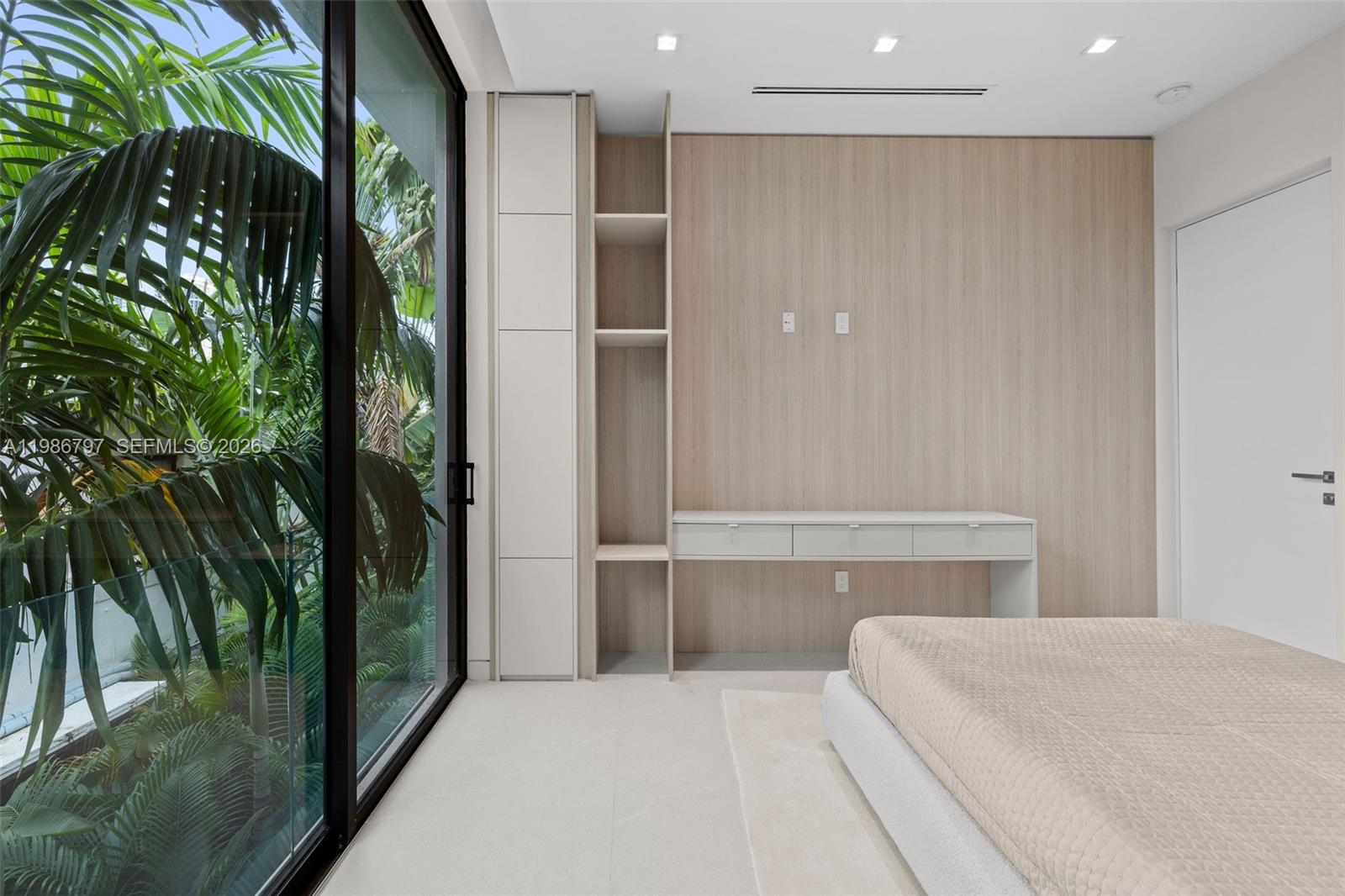 SURPRISE LAKE - Residential