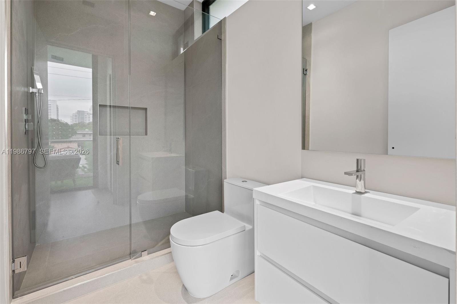 SURPRISE LAKE - Residential