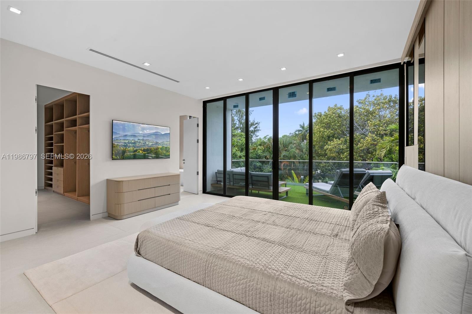 SURPRISE LAKE - Residential