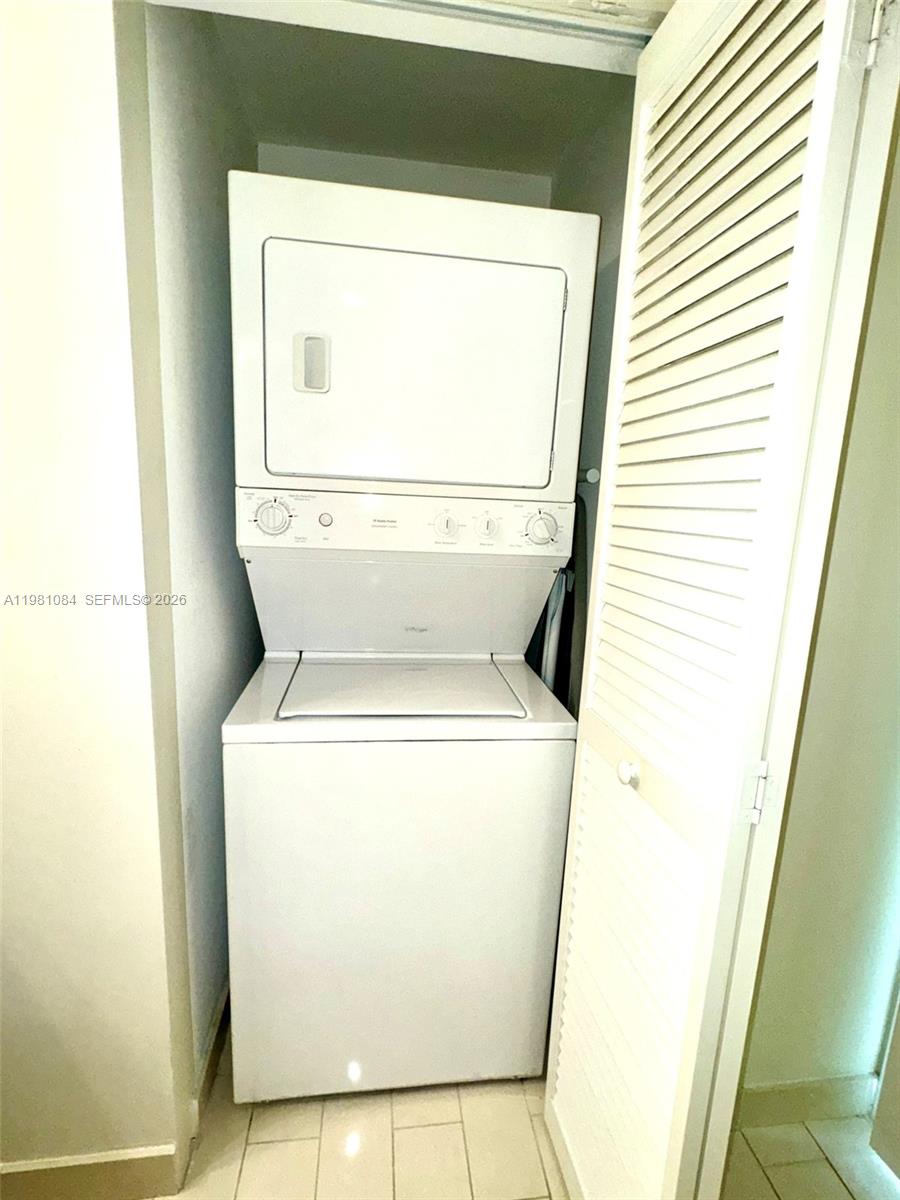 THE AXIS ON BRICKELL COND - Residential Lease