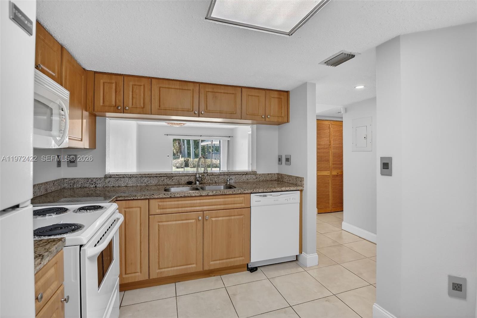 FAIRWAY GREENS CONDO HOME - Residential