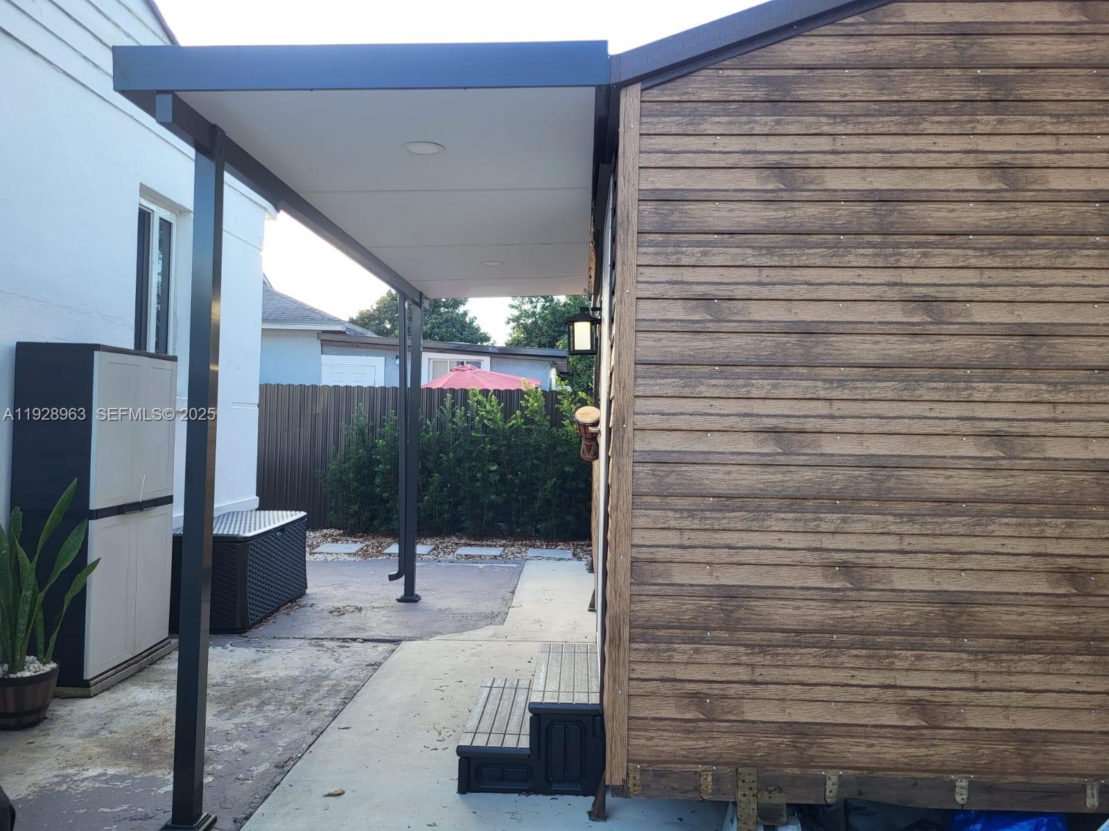 22ND AVE MANOR - Residential Lease