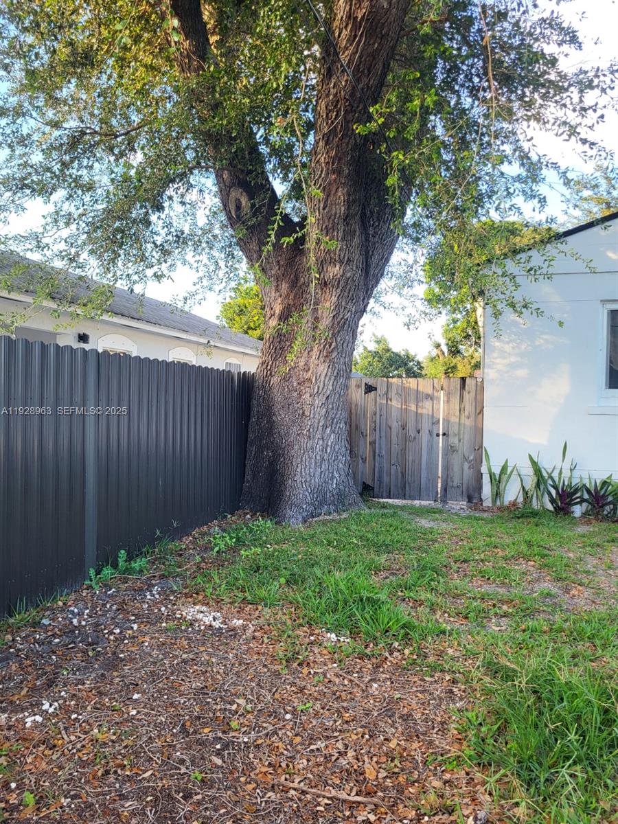 22ND AVE MANOR - Residential Lease